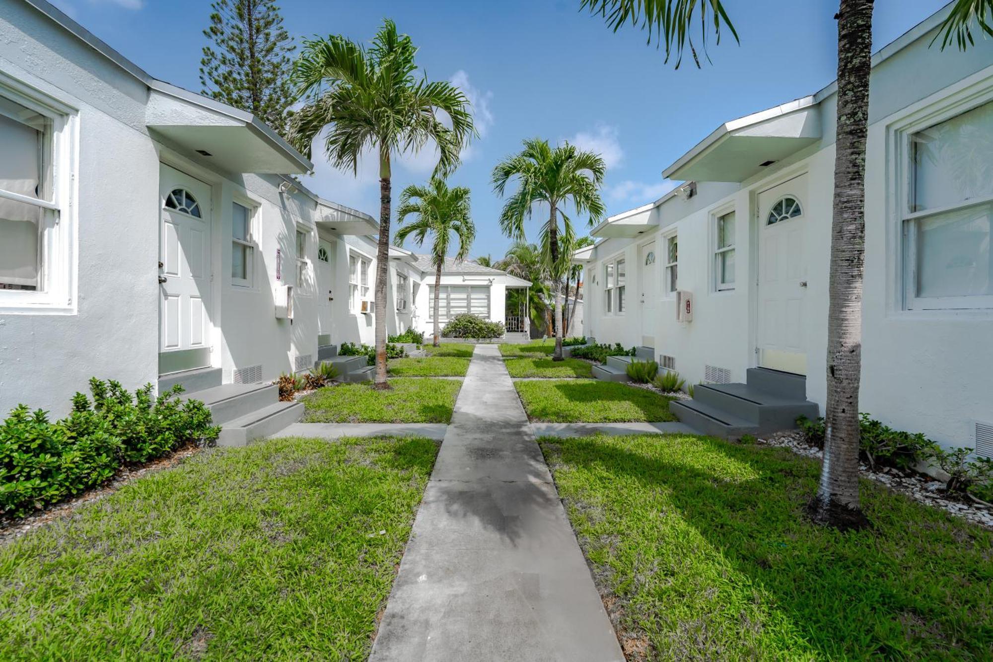 Praia Hotel Hollywood Bagian luar foto